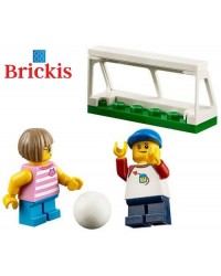 LEGO® Minifigures 2 enfants jouent au football + accessoires
